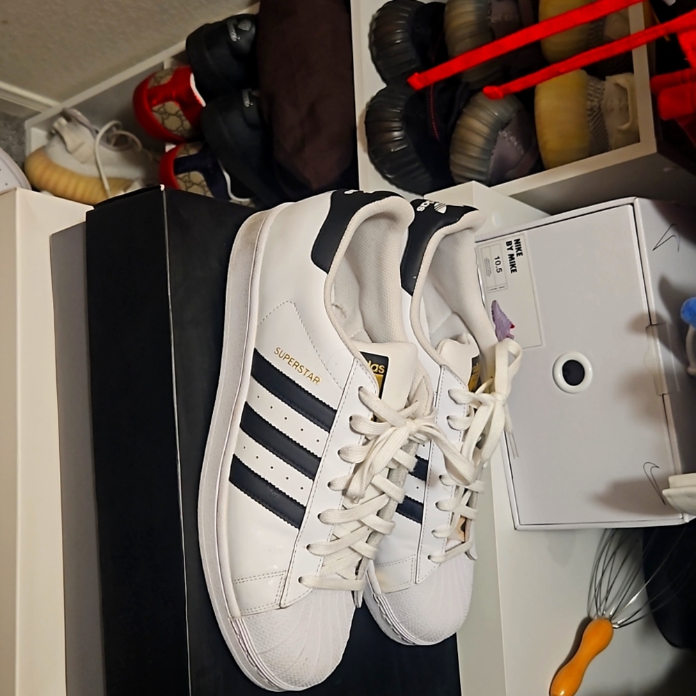 ADIDAS SUPERSTAR